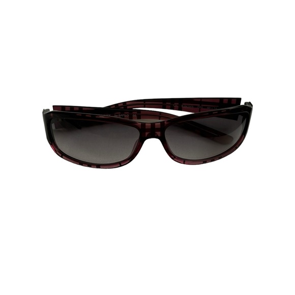 Vintage Pristine Burberry Shield Sunglasses in Burgundy Tortoiseshell Acetate - Picture 3 of 11